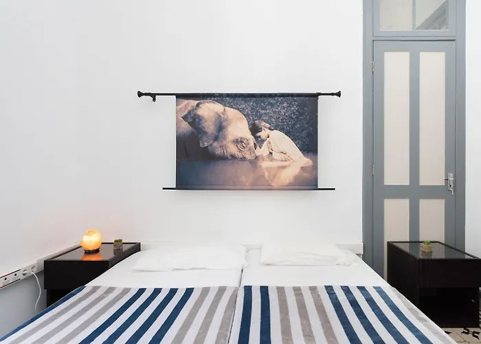 Wanderlust Hostel *