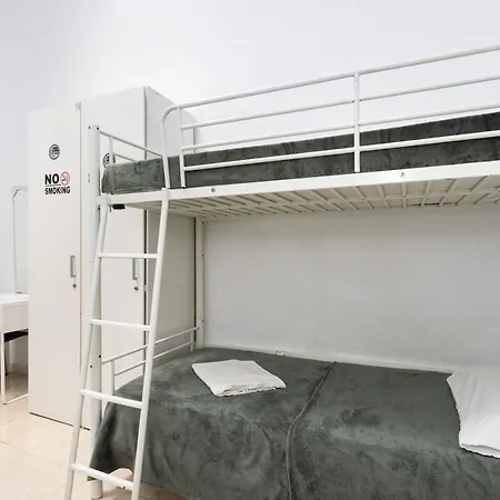 Wanderlust Hostel *