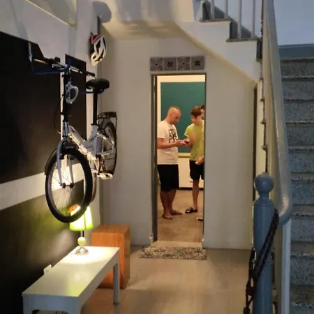 Wanderlust بيت شباب